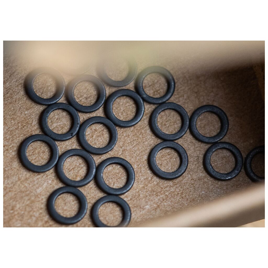 Kryston Rig rings round/ large black, 20pc
